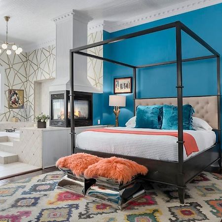 Appartamento The Loft On Main St Loft With Balcony Views Fredericksburg Esterno foto