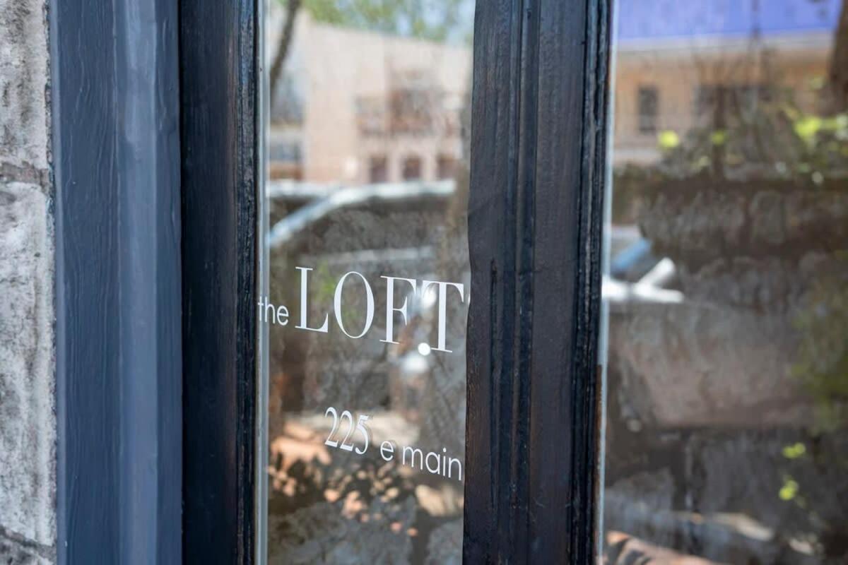 Appartamento The Loft On Main St Loft With Balcony Views Fredericksburg Esterno foto