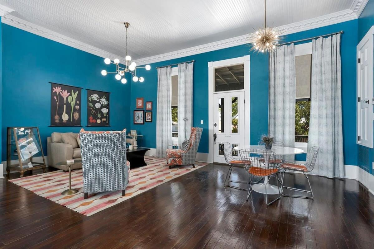 Appartamento The Loft On Main St Loft With Balcony Views Fredericksburg Esterno foto