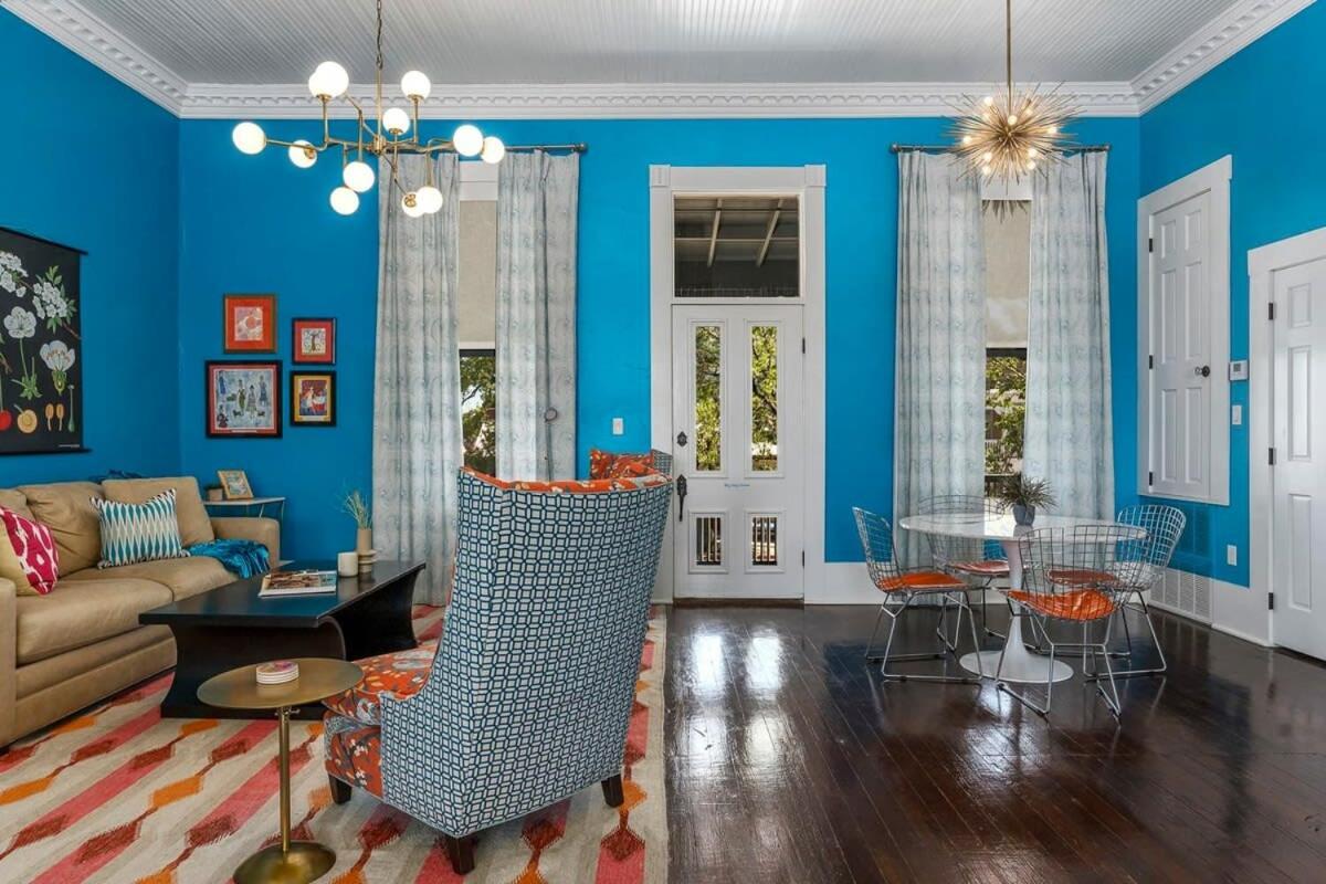Appartamento The Loft On Main St Loft With Balcony Views Fredericksburg Esterno foto