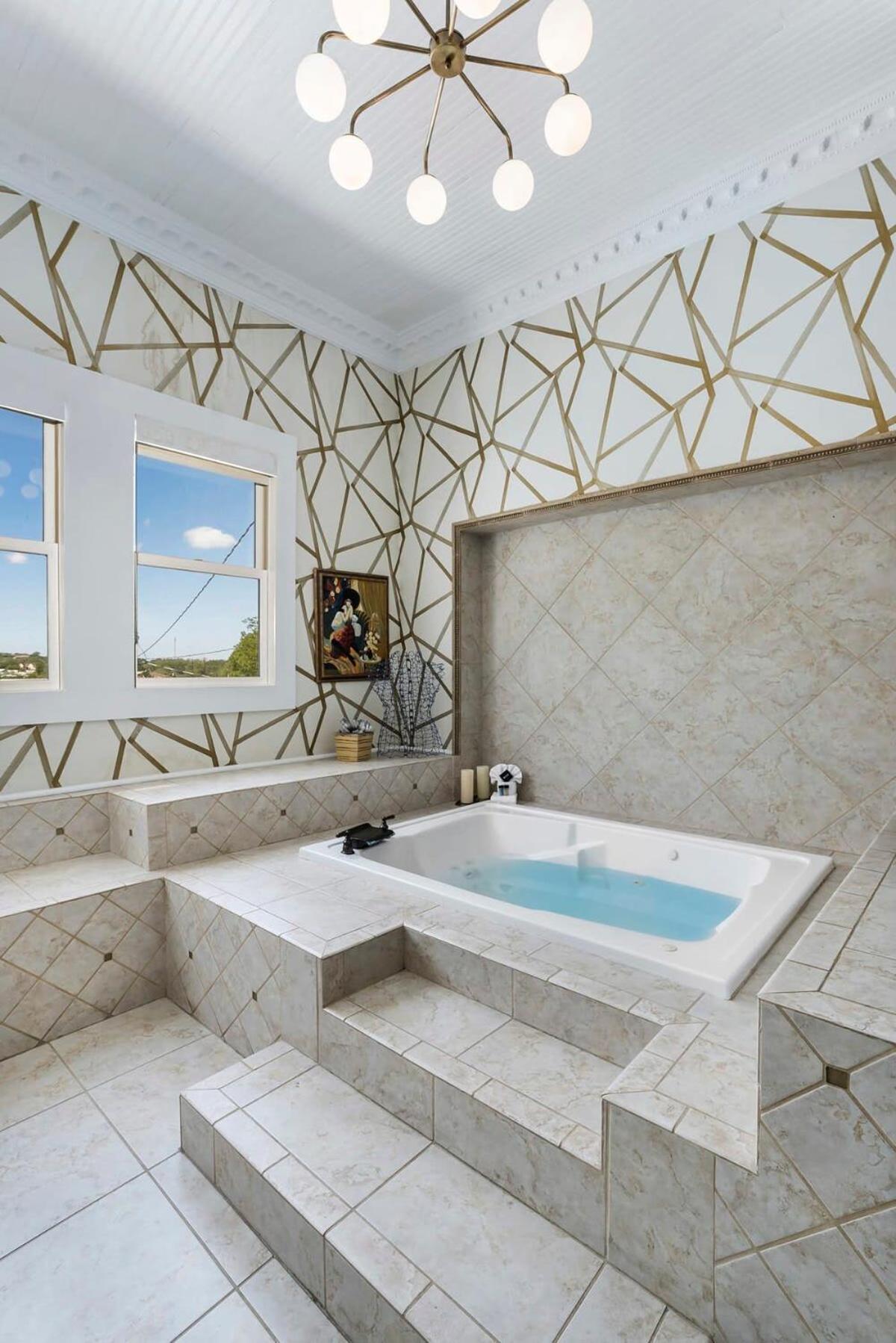 Appartamento The Loft On Main St Loft With Balcony Views Fredericksburg Esterno foto
